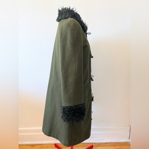 Vintage  Rocky Green Wool Coat with Fur Cuffs and Collar - Size Small - Picture 3 of 9